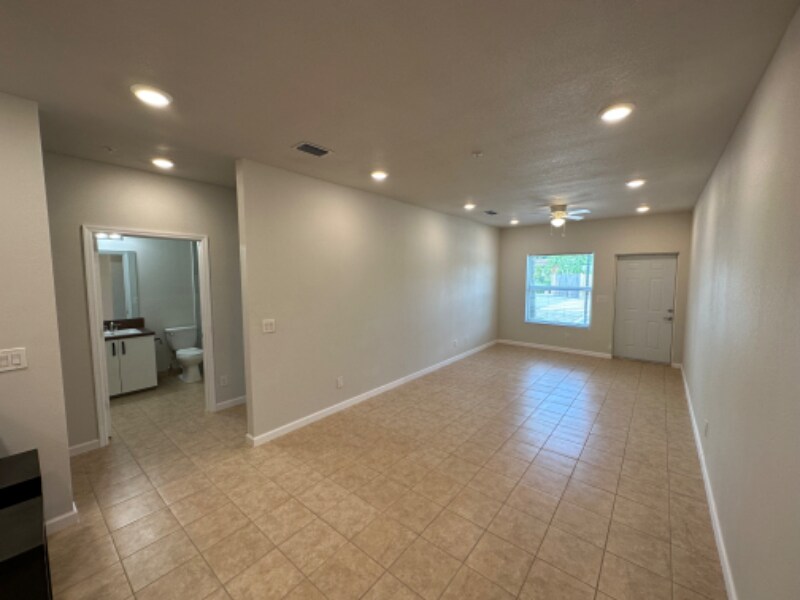 Building Photo - 7400-7414 SW 10th Ct