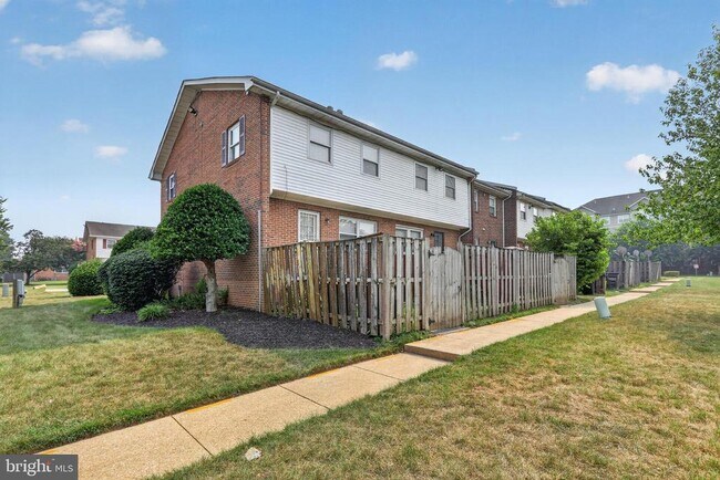 Building Photo - 2931 Sunset Ln