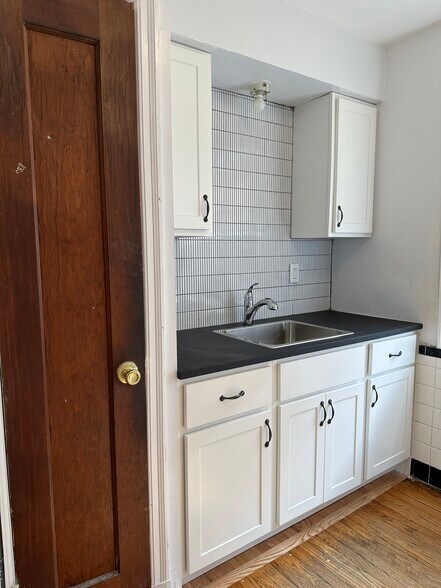 Building Photo - 8828 Riverview Blvd