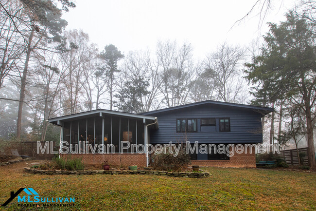 Building Photo - 313 N Estes Dr