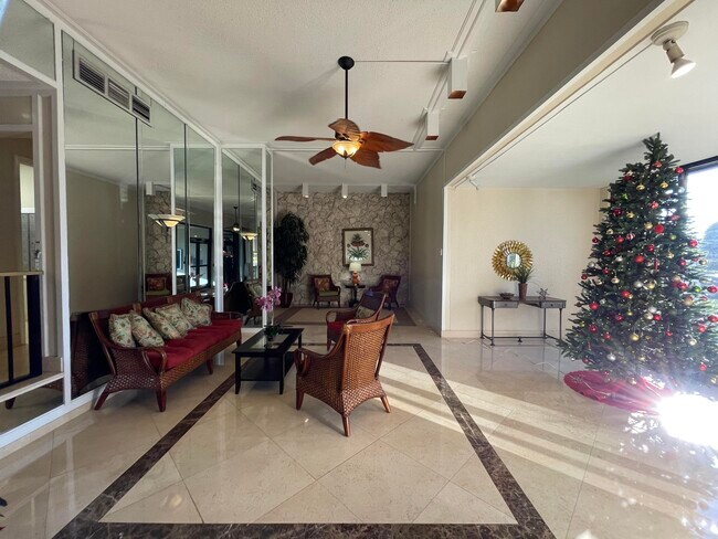 Building Photo - 5600 N Flagler Dr