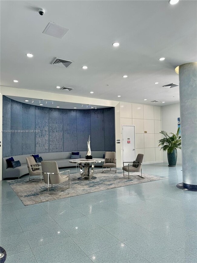 Building Photo - 18800 NE 29th Ave