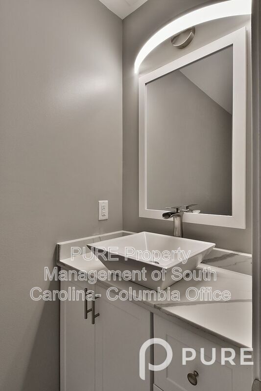 Building Photo - 134 Vermillion Dr