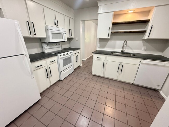 Building Photo - 18135 Serenity Way