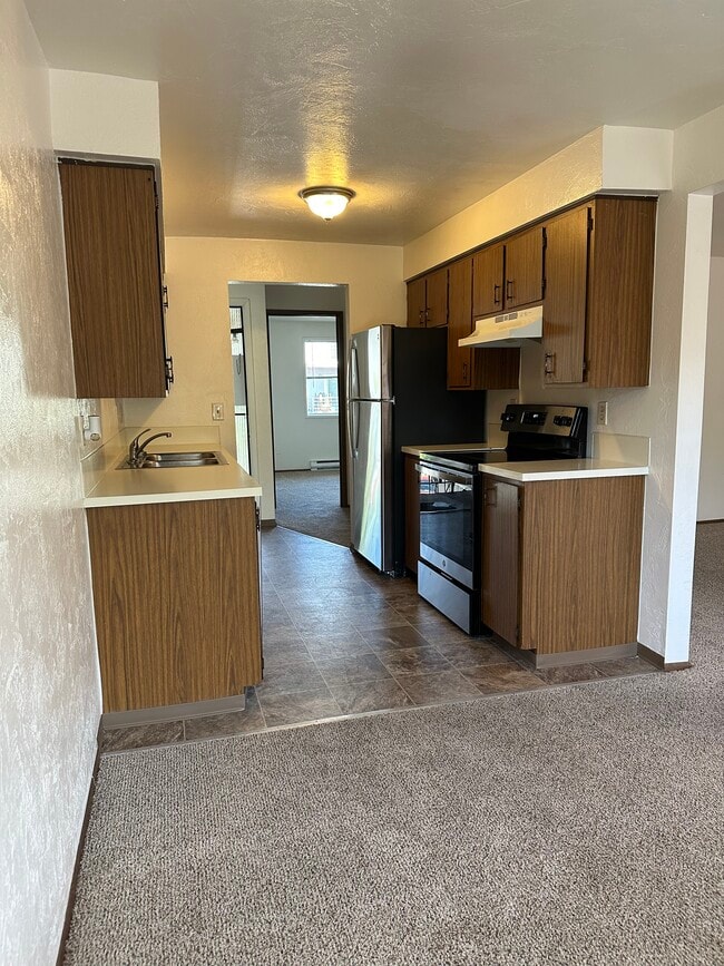 Building Photo - 450-Chandelle Apartments