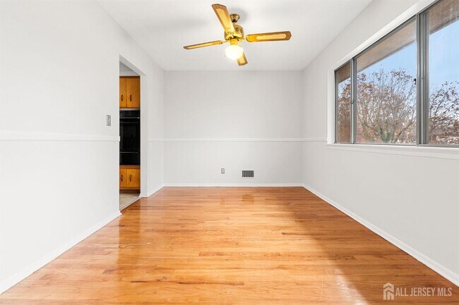 Building Photo - 89 Van Buren Ave