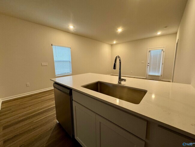 Building Photo - 3240 Cool Spgs Ave SW