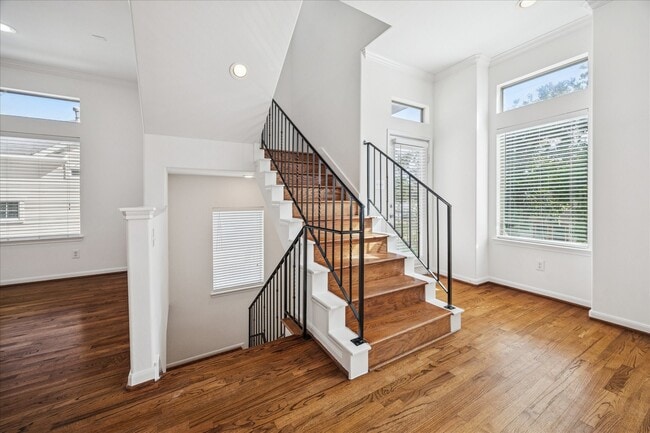 Building Photo - 5210 Petty St