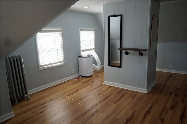Building Photo - 1358 Narragansett Blvd