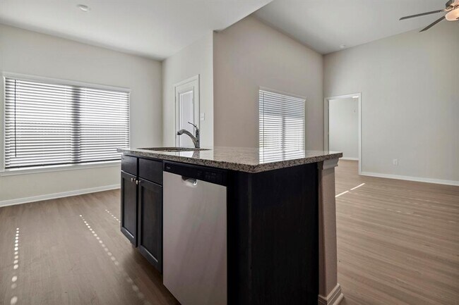 Building Photo - 460 Beechwood Hacienda Dr