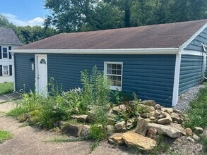 Building Photo - Single Floor Living!