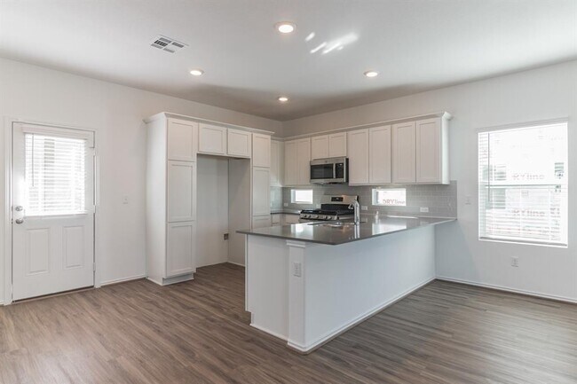 Building Photo - 101 Rioja