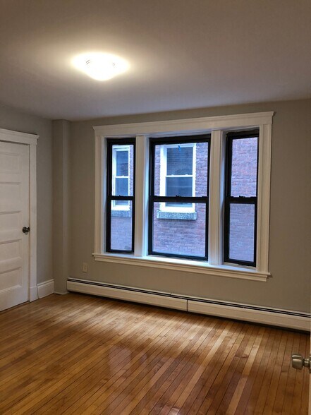 Building Photo - 9 Upland Rd