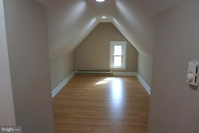 Building Photo - 3232 Ridge Pike