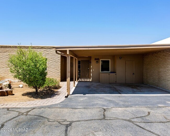 Building Photo - 170 E Mountain Morning Dr