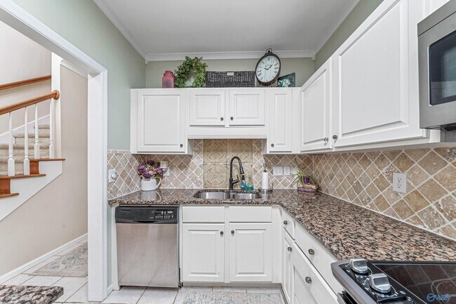 Building Photo - 10007 Meredith Ln SE