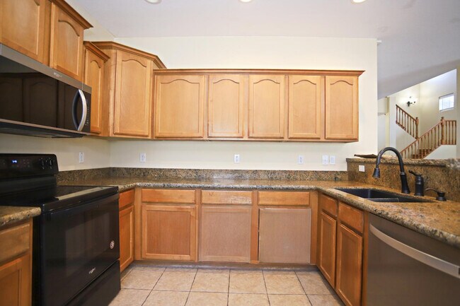Building Photo - 512 E Rainbow Dr