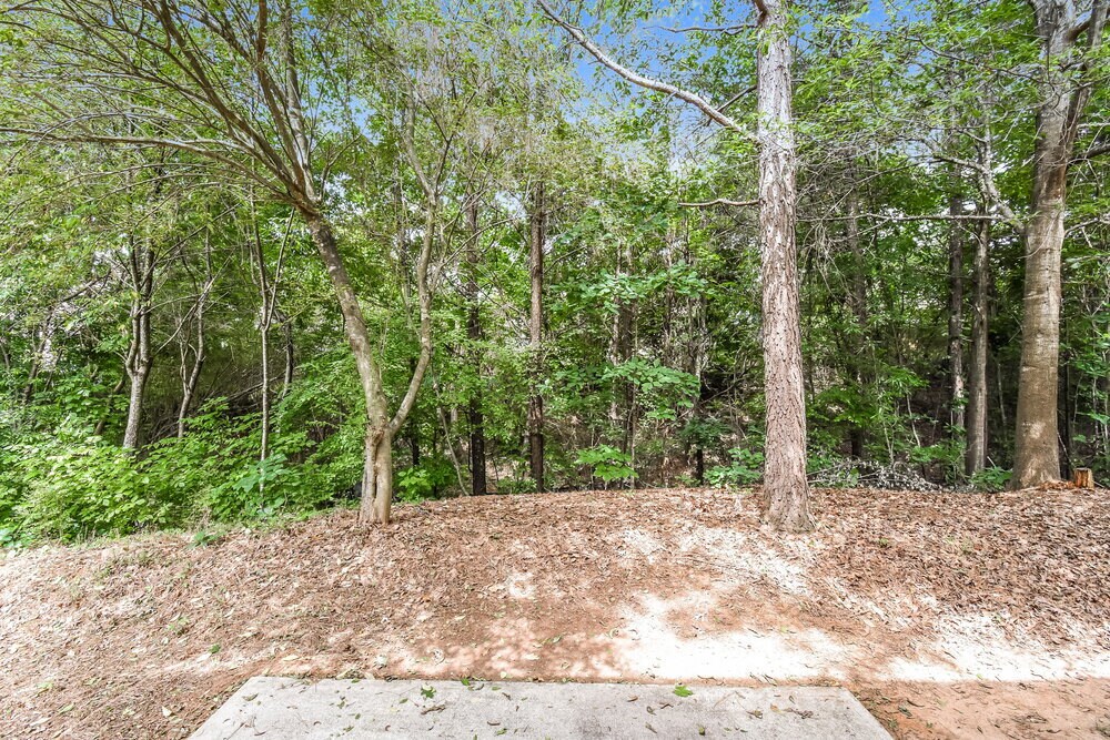 Building Photo - 618 Royal Crest Ct