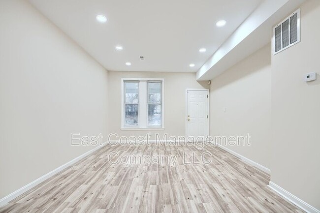 Building Photo - 3028 Chelsea Terrace