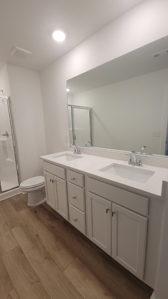 Building Photo - Section 8 Welcome!! "Chic Comfort Awaits: 3-Bedroom Haven with Granite Elegance in Huntsville"