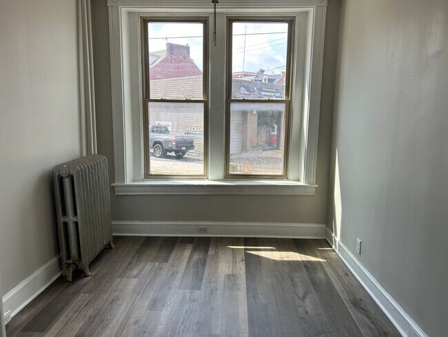 Building Photo - 416-418 Manor St.