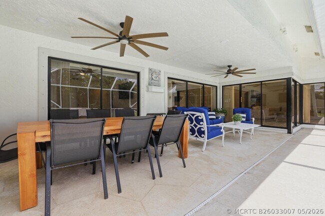 Building Photo - 15600 Rolling Meadows Cir
