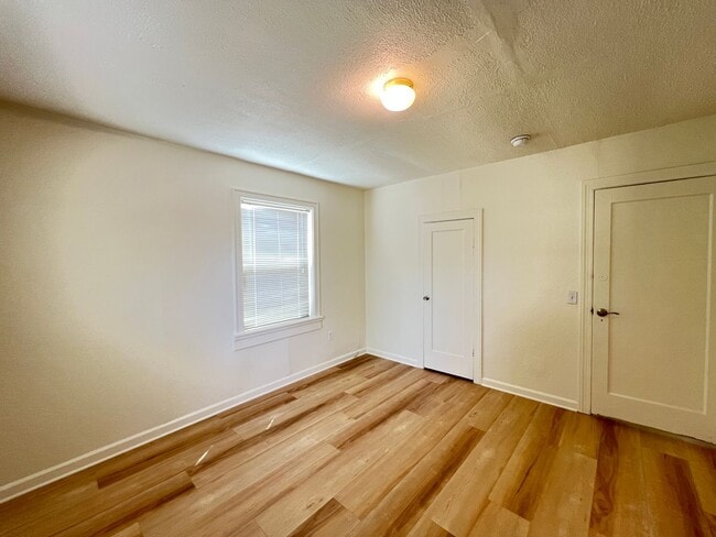 Building Photo - South Eugene Newly Remodeled
