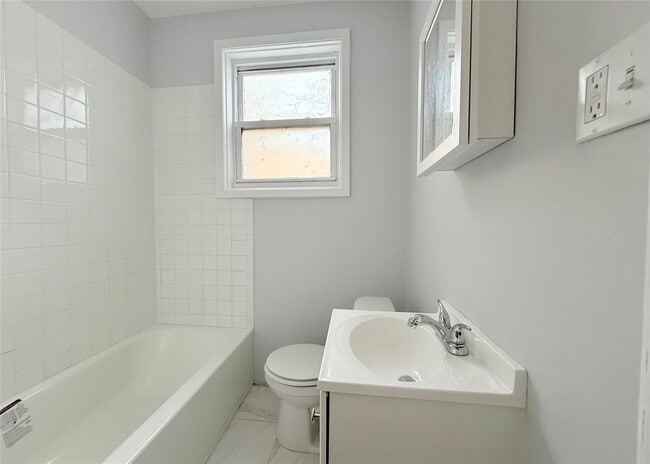 Building Photo - 230 Mamaroneck Ave