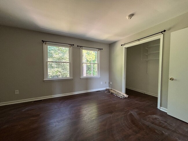 Building Photo - Townhouse Ready for Rent