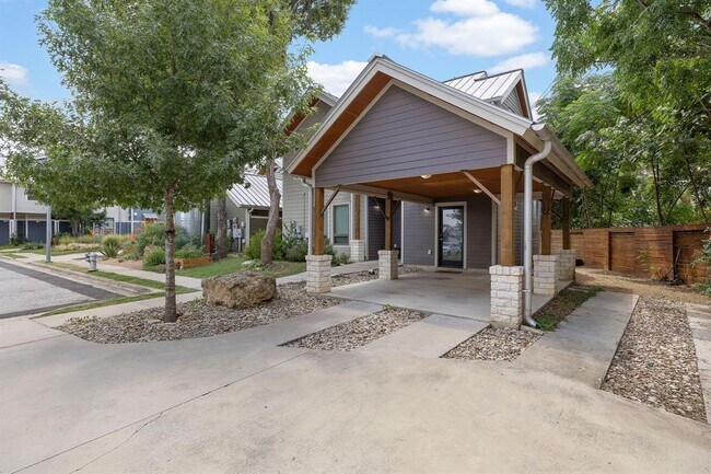 Building Photo - 3116 Sacbe Cove