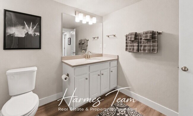 Building Photo - Beautiful 5 Bedroom Home in the Trails of Aspen Ridge