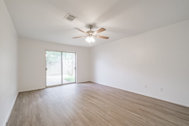 Building Photo - 3311 Palm Desert Ln