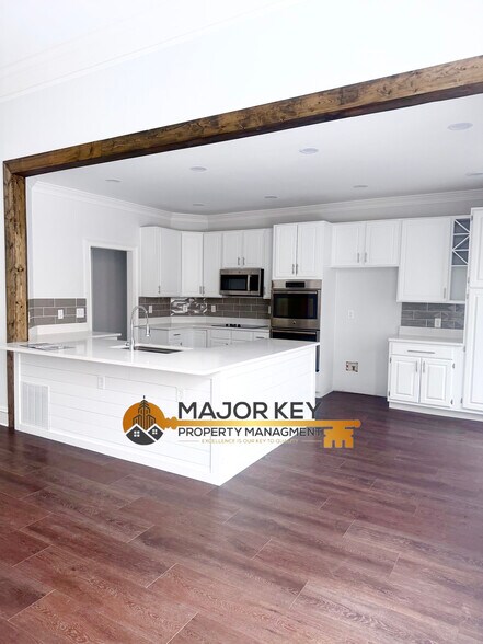 Building Photo - 7025 Bavarian Wood Pl