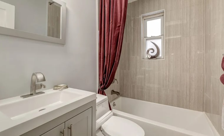 Building Photo - 726 Crittenden St NE