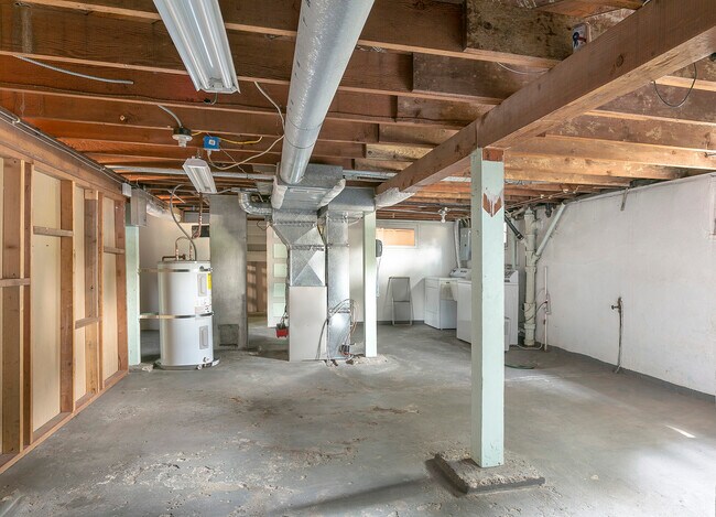 Building Photo - 4216 Southeast 37th Avenue