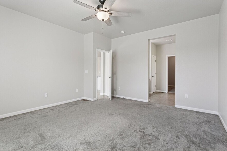 Building Photo - 2346 Horse Shoe Cir