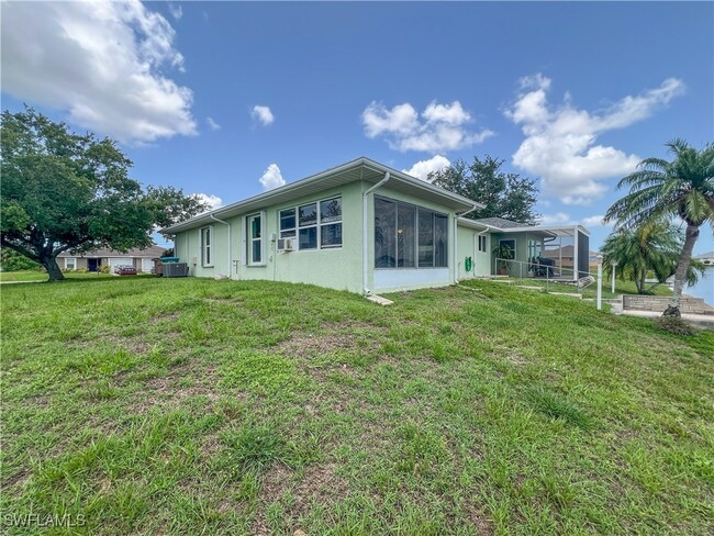 Building Photo - 513 SW 3rd Ct