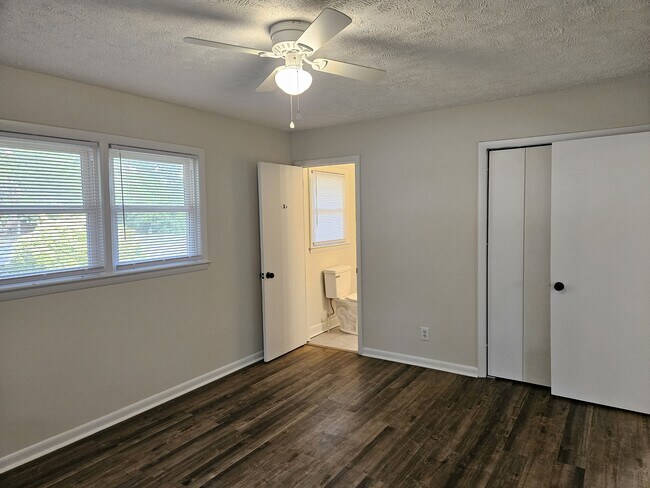 Building Photo - 853 Shannon Dr
