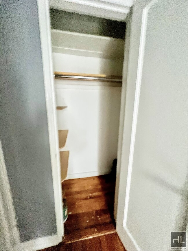 Building Photo - Large Studio with Separate Kitchen and 2  ...