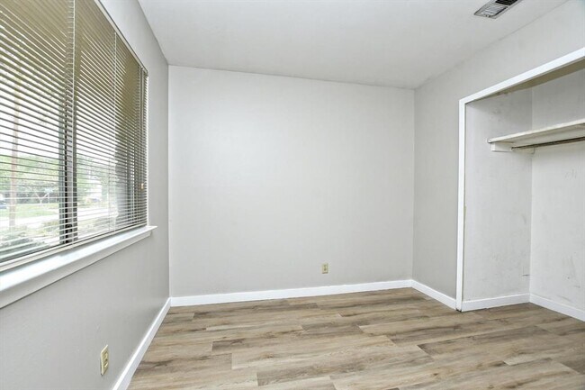 Building Photo - 7509 Daugherty St