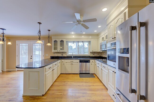 Building Photo - 112 Woodlands W