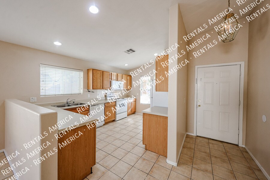 Building Photo - 138 N 153rd Ave