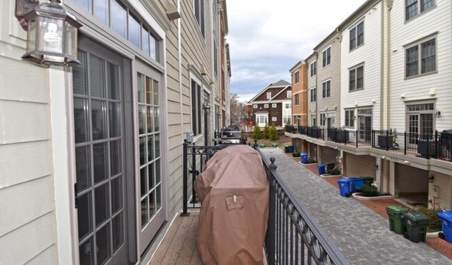 Balcony - 4531 Westhall Dr