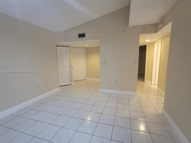 Building Photo - 9673 SW 138th Ave
