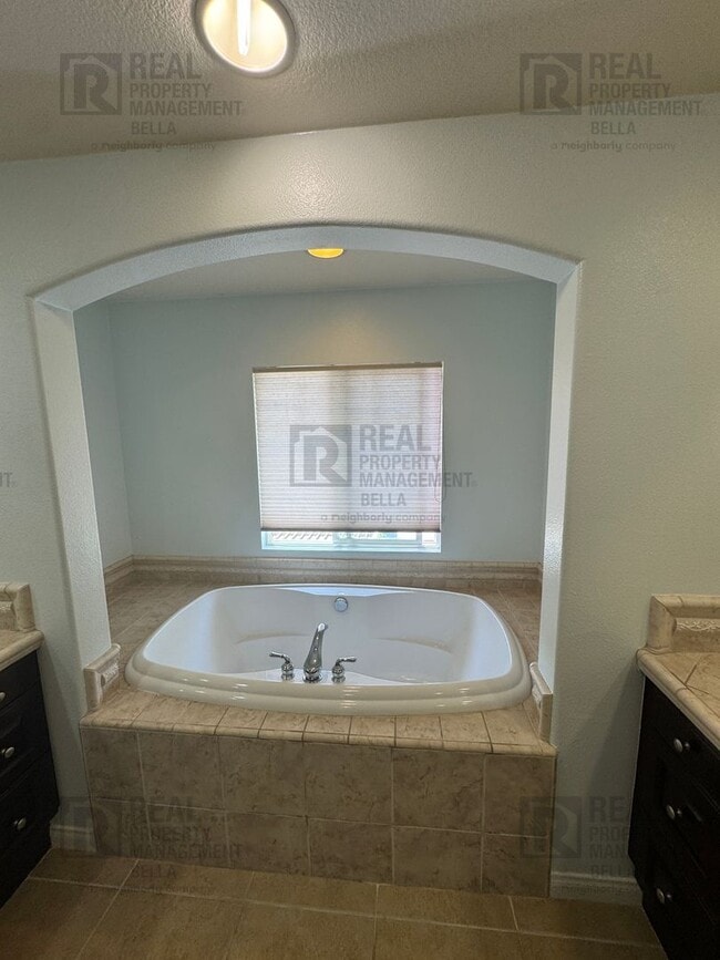 Building Photo - Murrieta Luxury Estate with Resort Pool, Designer Kitchen & Entertainer’s Backyard Retreat