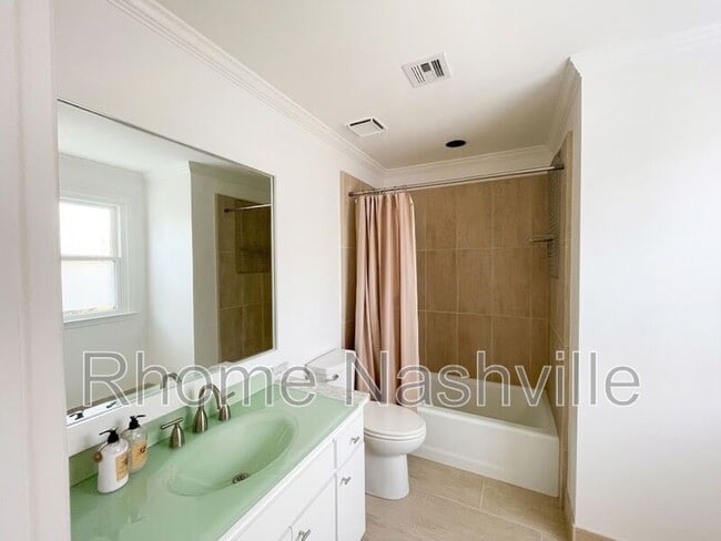Building Photo - 401 Bowling Ave