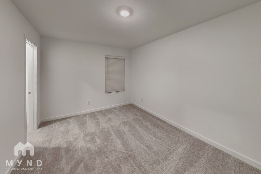 Building Photo - 1746 Milton Dr