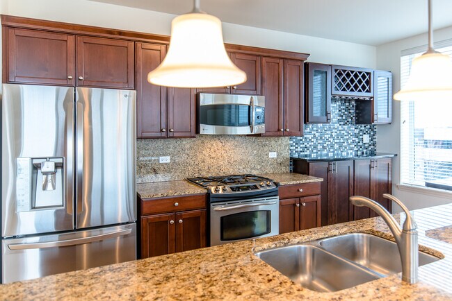 Building Photo - 850 Village Center Dr