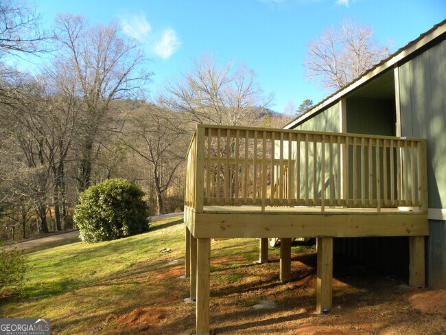 Building Photo - 105 WZ