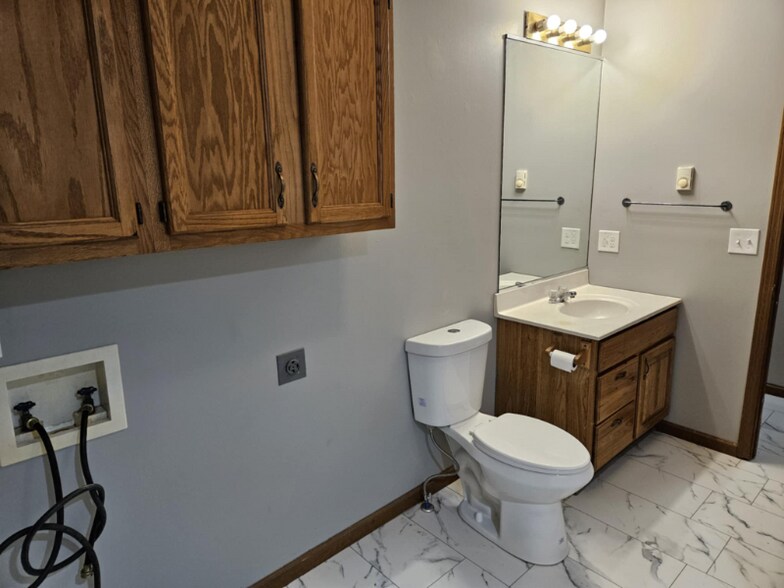 Building Photo - 1133 N North St